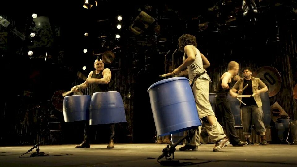 Стомп. Группа стомп барабаны. шоу барабанов stomp. люк крессвелл. stomp участники.