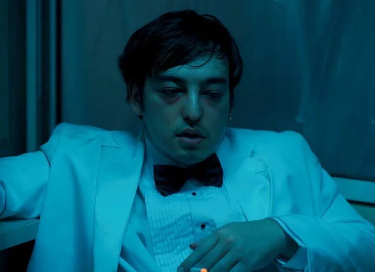 Joji dancing. Joji. Joji певец. Joji Sad. Joji курящий.
