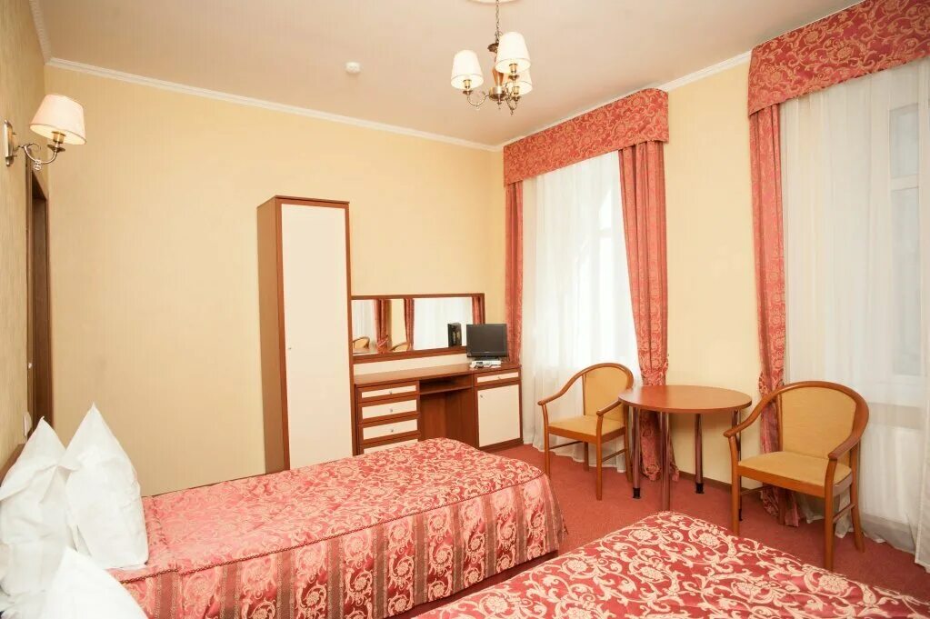 Гостевой дом велья красная поляна. Красный квадрат иркутск. Гостевой дом красный. Гостевой дом красный. Велья отель красная.