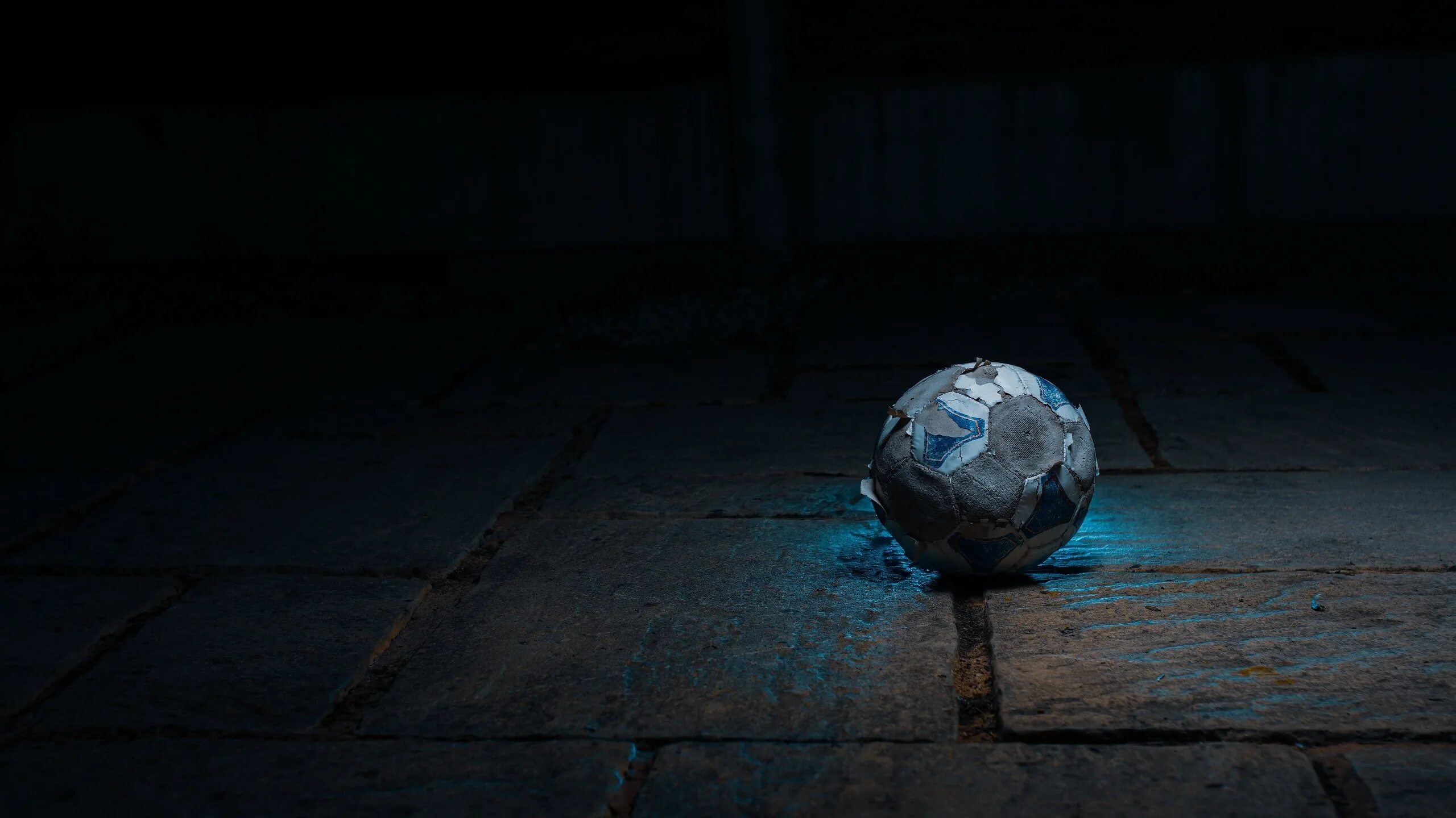 Dark ball. Футбольный фон для фотошопа. Футбольный фон темный. Футбольные обои 1024х576 2022.