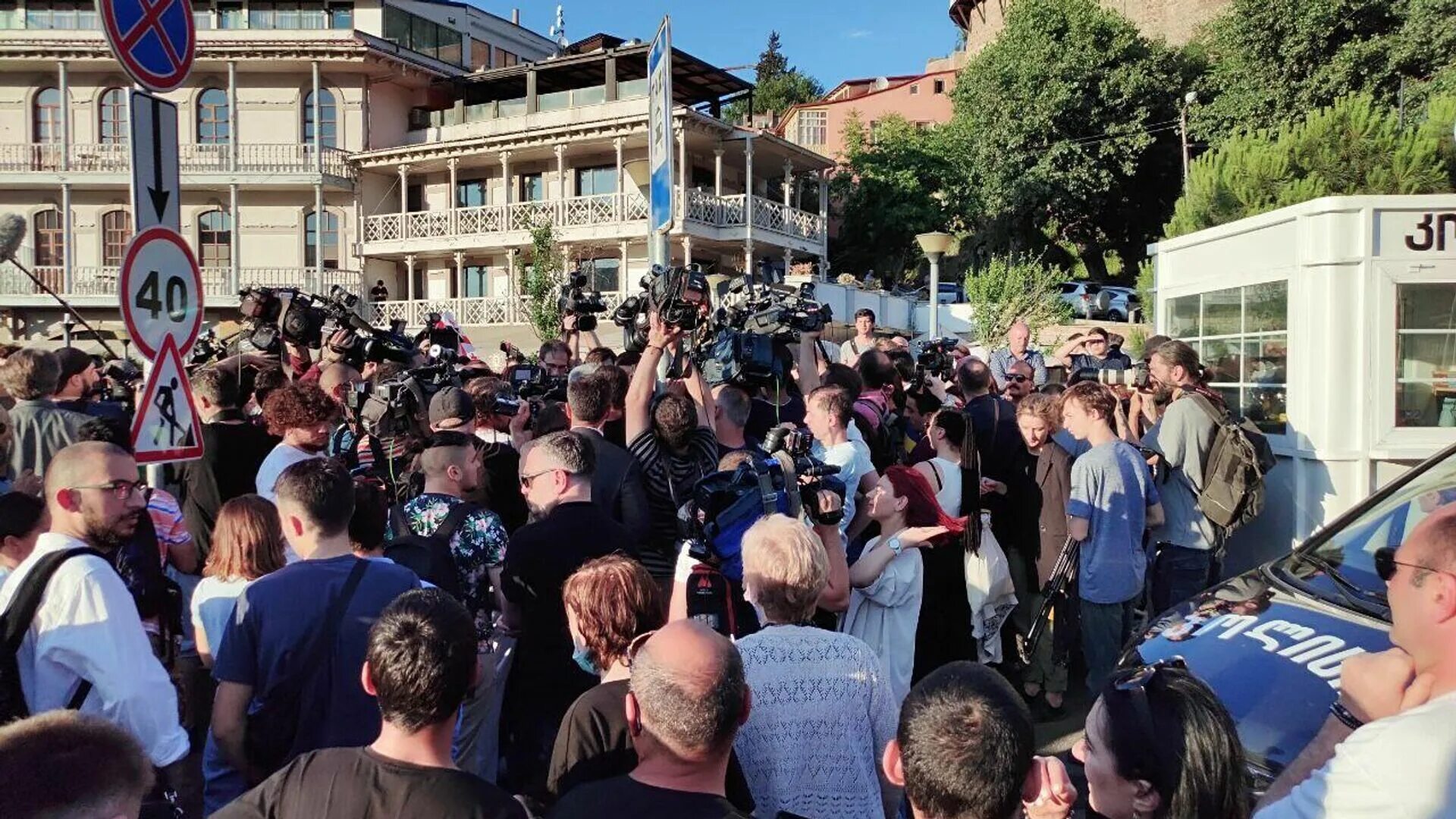 Почему митинги в тбилиси. Митинг в тбилиси. митинг в тбилиси сейчас. акции в тбилиси. митинги в грузии.