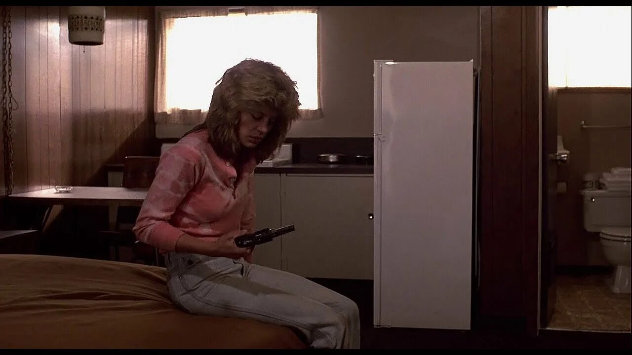 Линда хэмилтон 1984. Джон коннор терминатор 1. Линда хэмилтон сара коннор терминатор 1. Линда хэмилтон терминатор 1. Коннор терминатор 1.