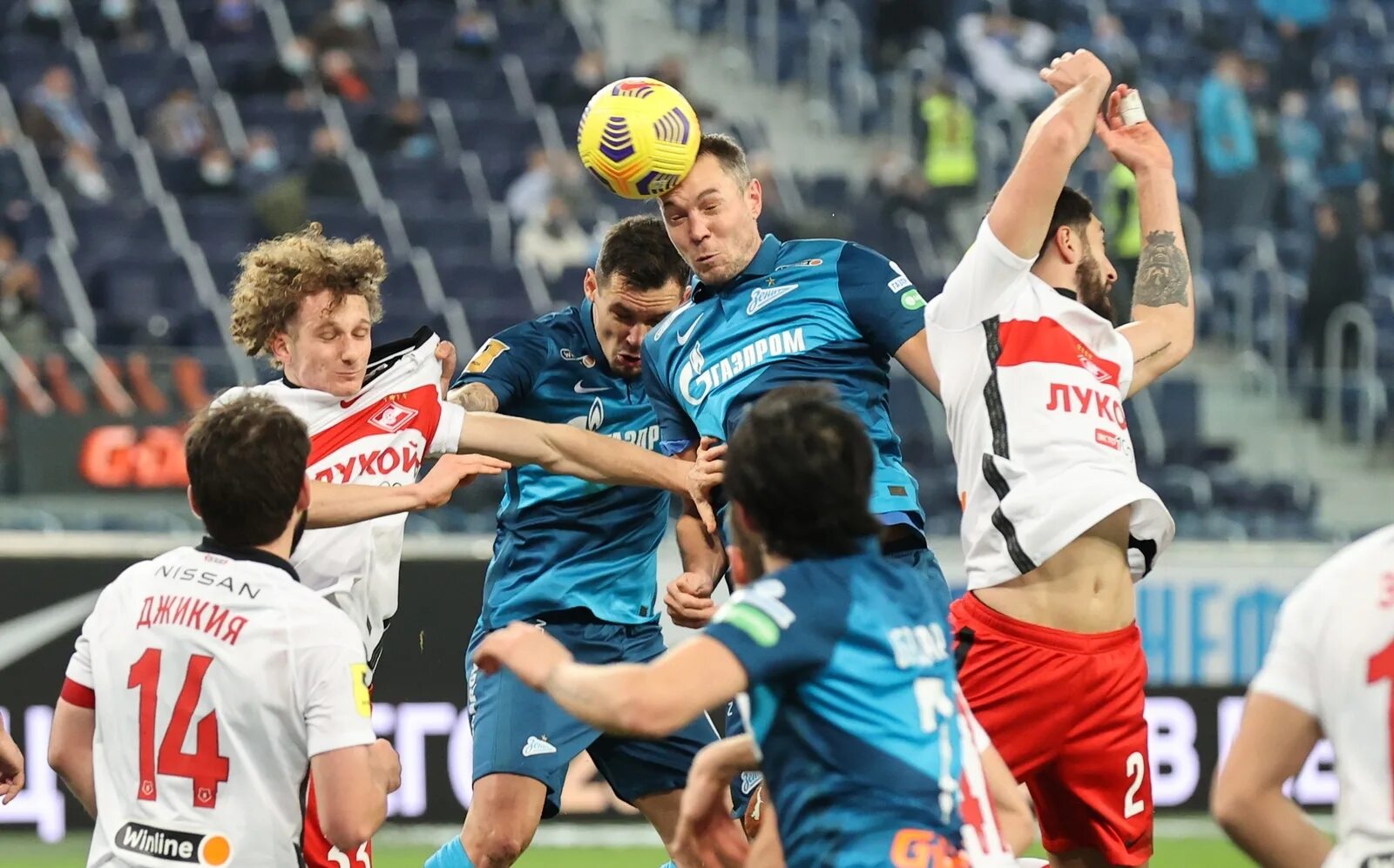 Новости спорта трансферы футбола. Малиновский футболист украина. Вендел зенит 2022. Контракт с атлетико. Новости спорта трансферы футбола.