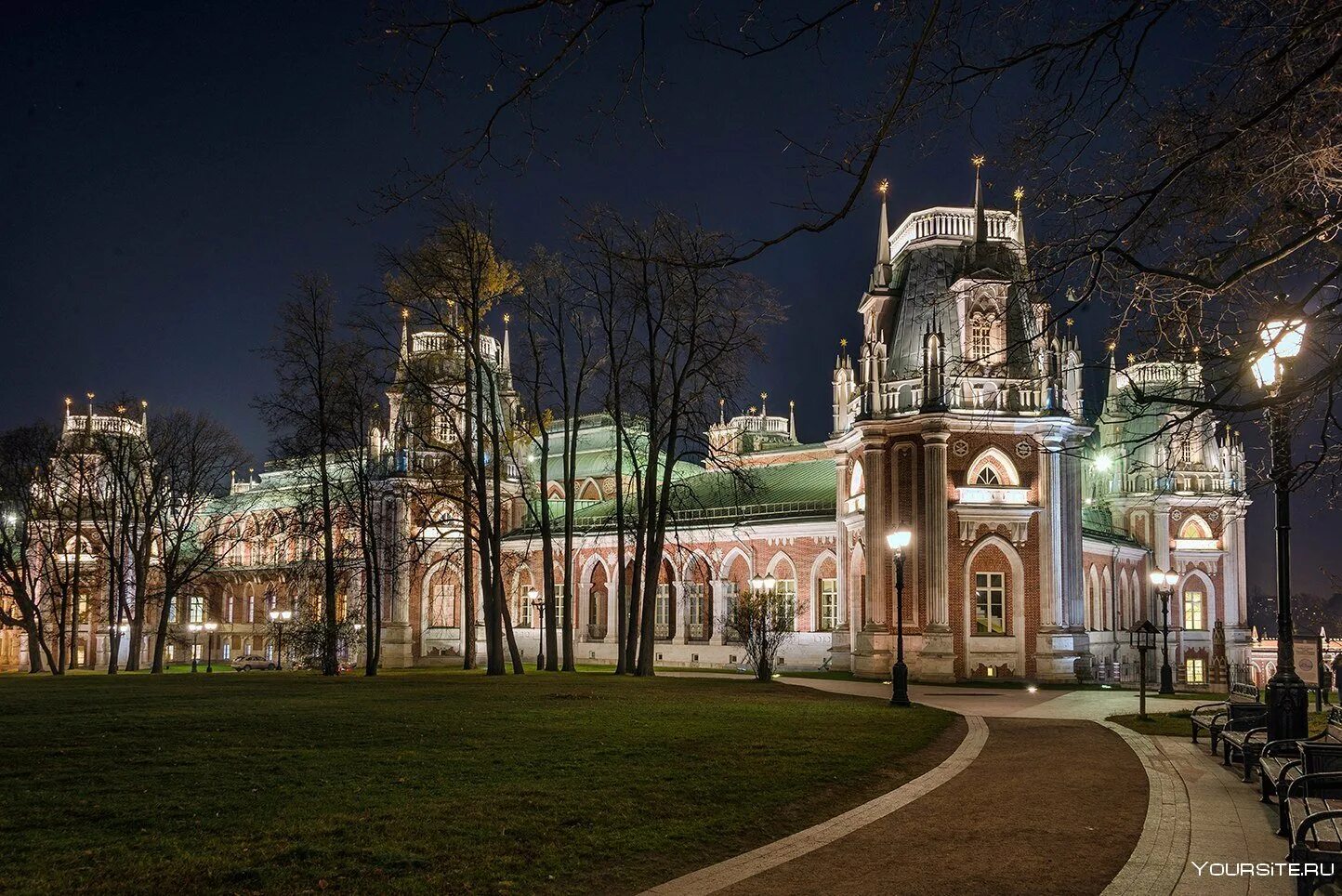 Музей усадьба Царицыно. Парковый ансамбль Царицыно. Музей-усадьба Царицыно вечер. Парк усадьба Царицыно.