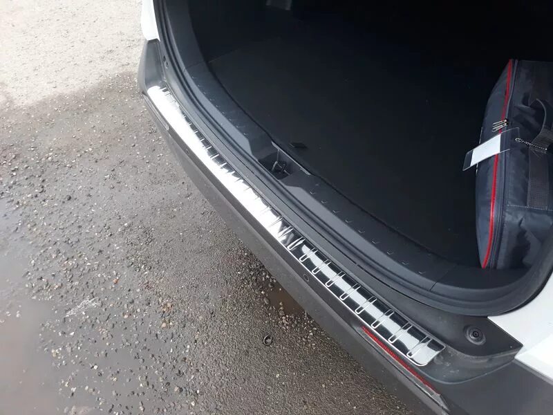 Задний бампер тойота рав 4 2016. Накладка на задний бампер рав 4. Накладка на задний бампер тойота рав 4 2013. Накладка заднего бампера рав4 4 поколения. Накладка на задний бампер рав 4.