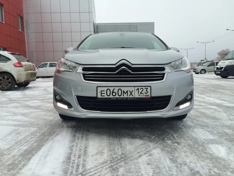 Дхо ситроен. ДХО Citroen c4 b7. Ходовые огни Ситроен с4 седан 2013г. ДХО Ситроен с4 2013. ДХО Citroen c4 седан.