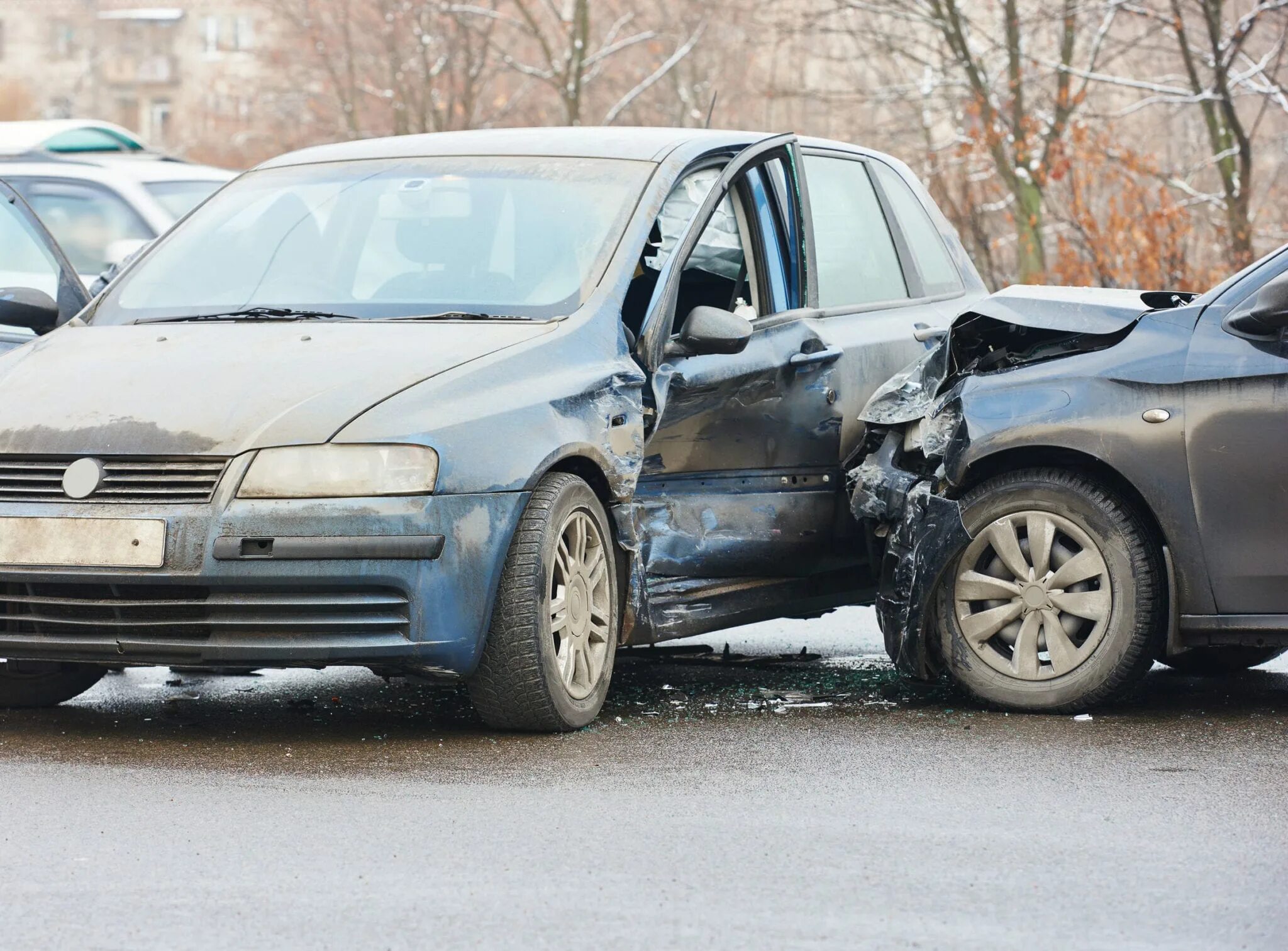 Дтп без повреждений. Аварийная машина. Аварии на автомобильном транспорте. Легкое столкновение автомобилей.