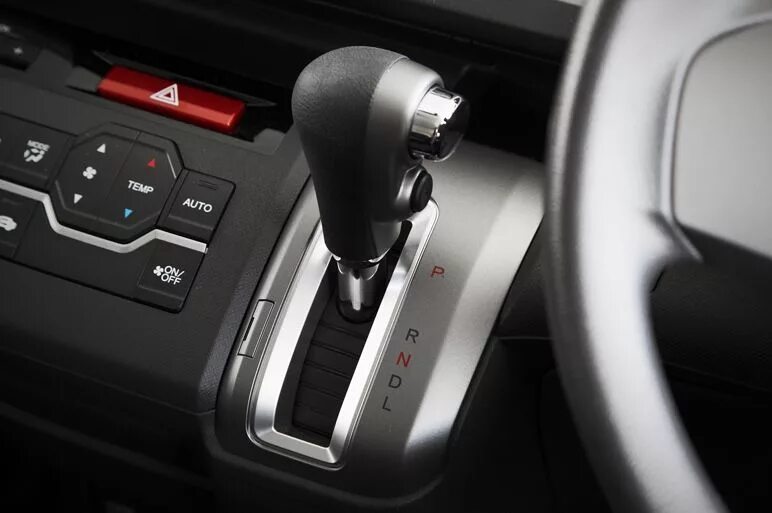 Интересно мнение Сообщества - SsangYong Actyon (1G), 2 л, 2007 года просто так D