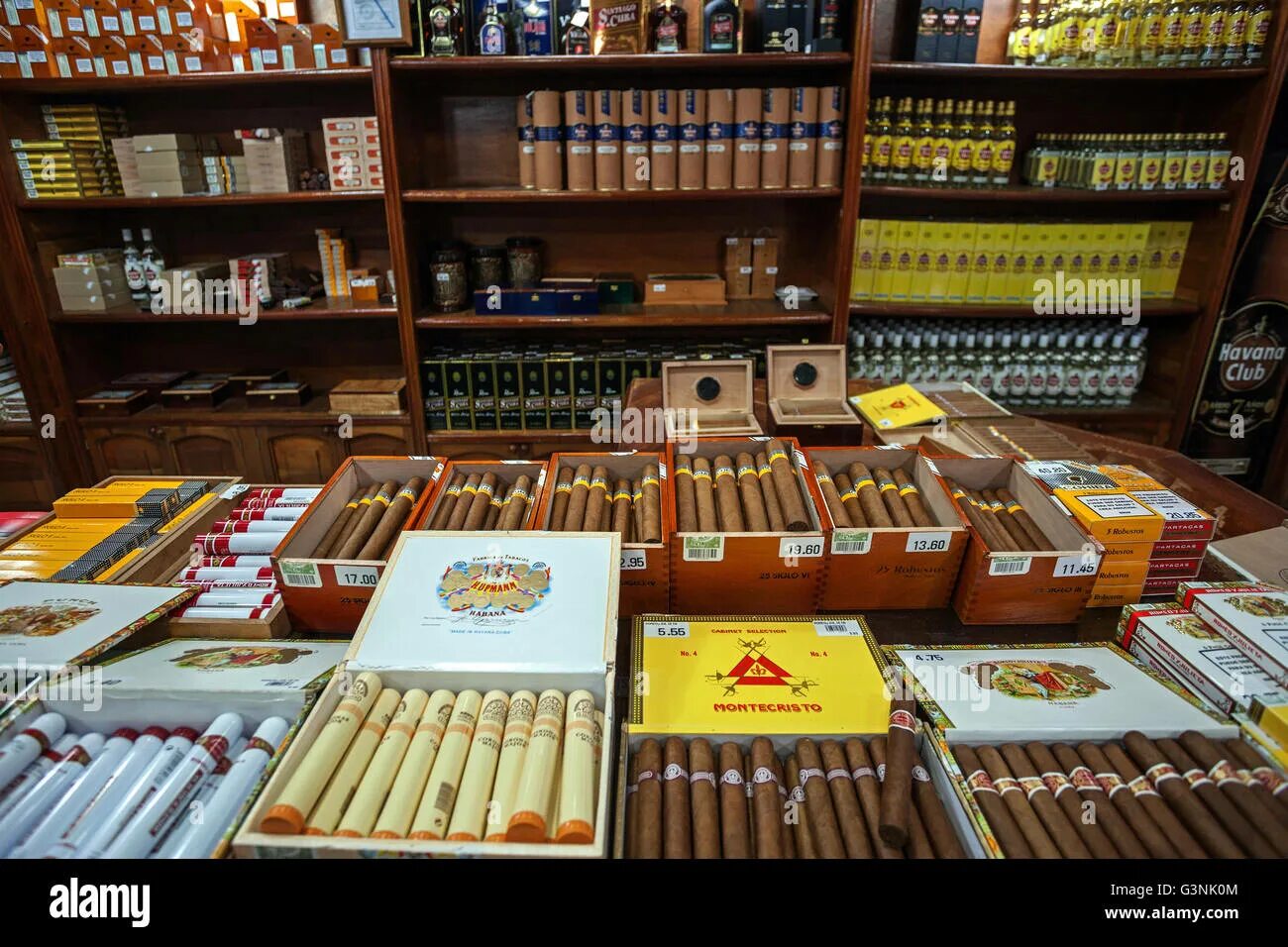 Кубинские сигары Гавана. Гавана магазин сигар. Habana Cuba сигары shop.