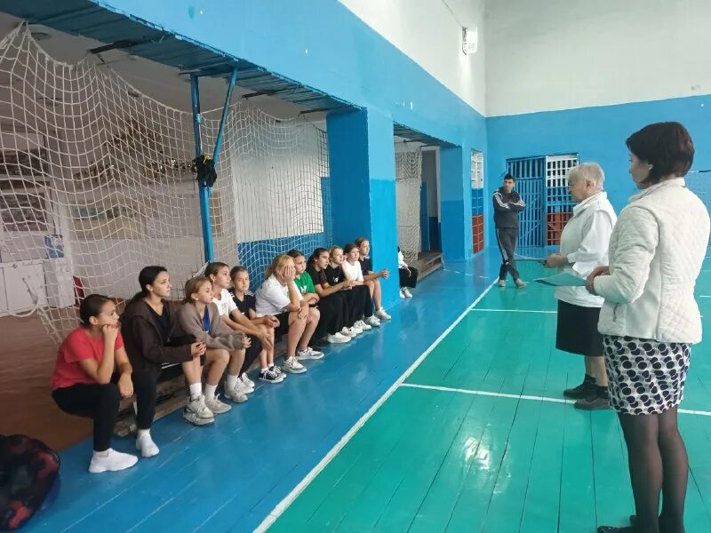 Бассейн ока ступино. Мбу сш дружба. Сш2 салехард тренер по теннису. Школа дружба внииссок. Спортивная школа дружба.