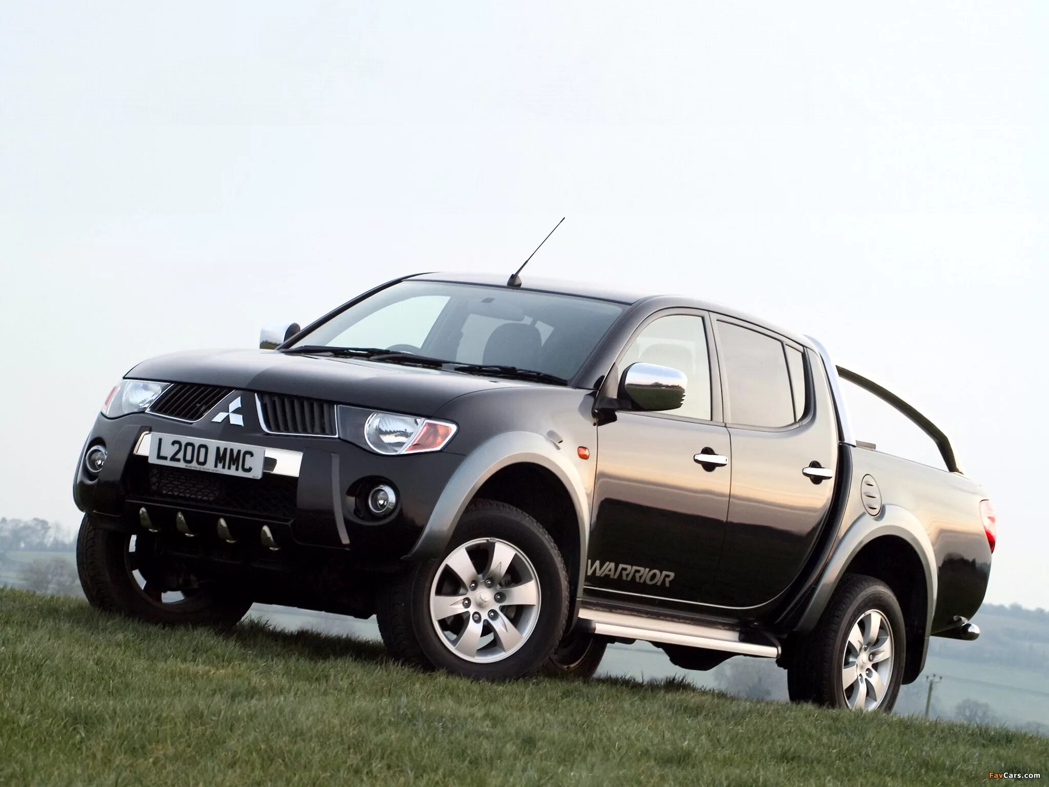 Митсубиси л 10. Mitsubishi l200. Митсубиси л200. Mitsubishi l200 2022. Митсубиси Эль 200.