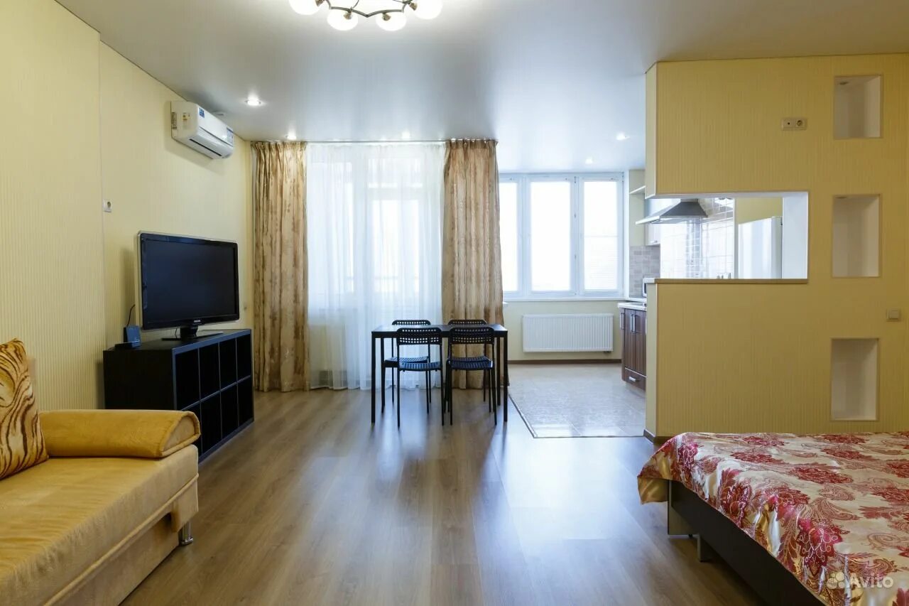 Снять квартиру в казани посуточно от собственника. Казань 1 квартира студия однокомнатная. Снять квартиру в казани посуточно от собственника. Однокомнатная квартира в центре казани 2 этаж. Жилплощадь казань.