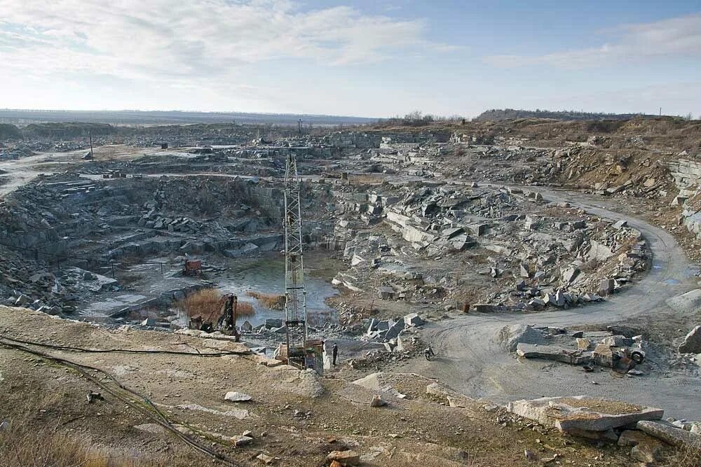 Карьер города усть-катав. Усть катавский гранитный карьер. Усть катавский гранитный карьер. Карьер катав ивановск. Усть катавский гранитный карьер.