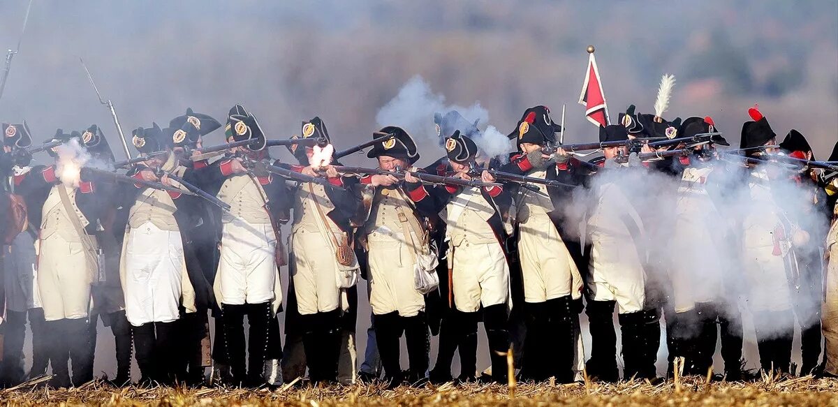 1805 год битва. 1805 год аустерлицкое сражение. 1805 год битва под аустерлицем. реконструкция 1812 аустерлиц. 1805 сражение под аустерлицем.