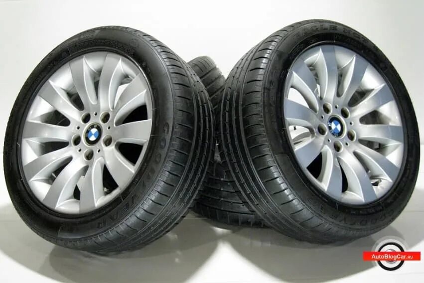 Купить резину на х5. 225 55 R17 BMW 320. БМВ е90 колеса r17 225/50. БМВ е60 225/50/17. Колеса БМВ х5.