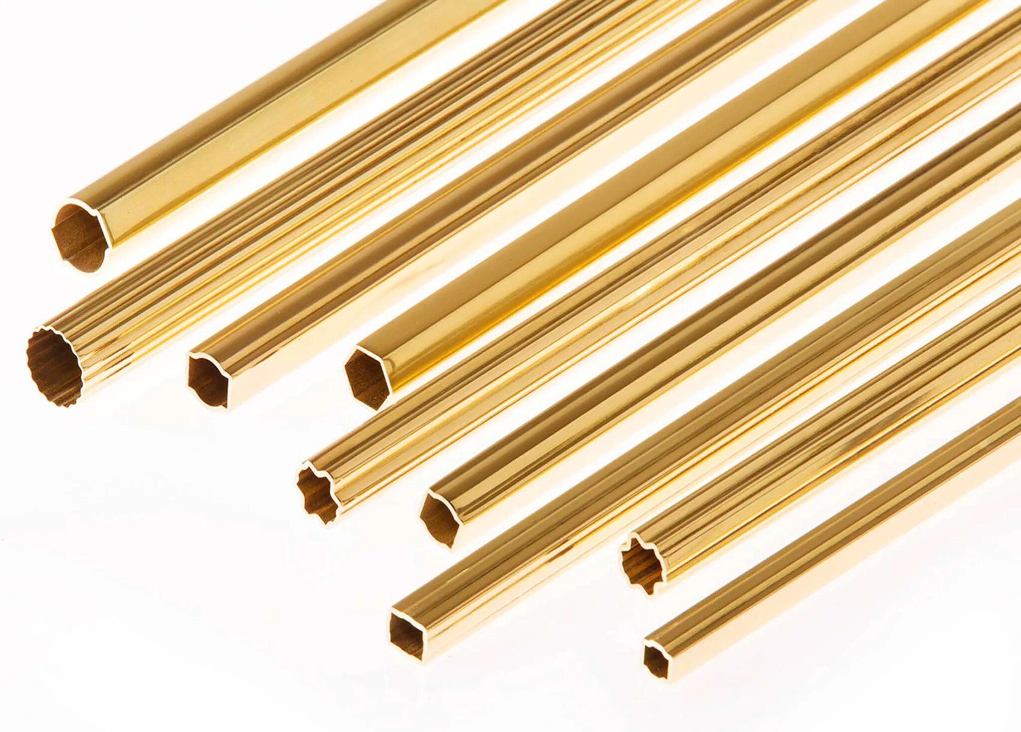 Латунь фон. Brass de. Латунь лист. Бронзовая плитка. Медь бронза латунь.