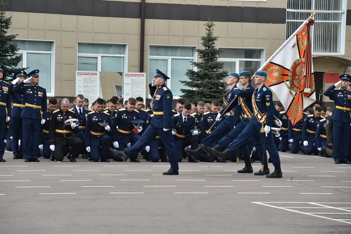 Рязанский Гвардейское высшее воздушно командное училище. Курсанты Рязанского училища ВДВ. Связист Рязань РВВДКУ училище. РВВДКУ Рязань выпуск 2020. Сайт рязанского воздушно десантного училища