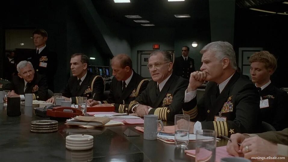 Осада. В осаде 1 гэри бьюзи. Жизнь в осаде. Осколок «челленджера» фильм 1992. В осаде фильм 1992.