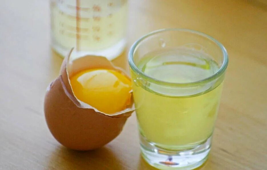 Питье сырых яиц. Коктейль с сырым яйцом.