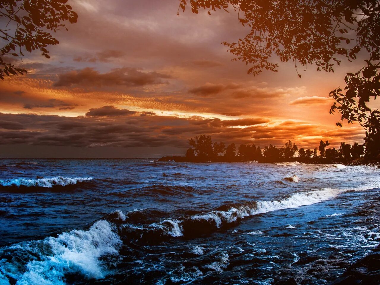 Ночное море. Темное море. Луна и море. Море но чь. Темное море.