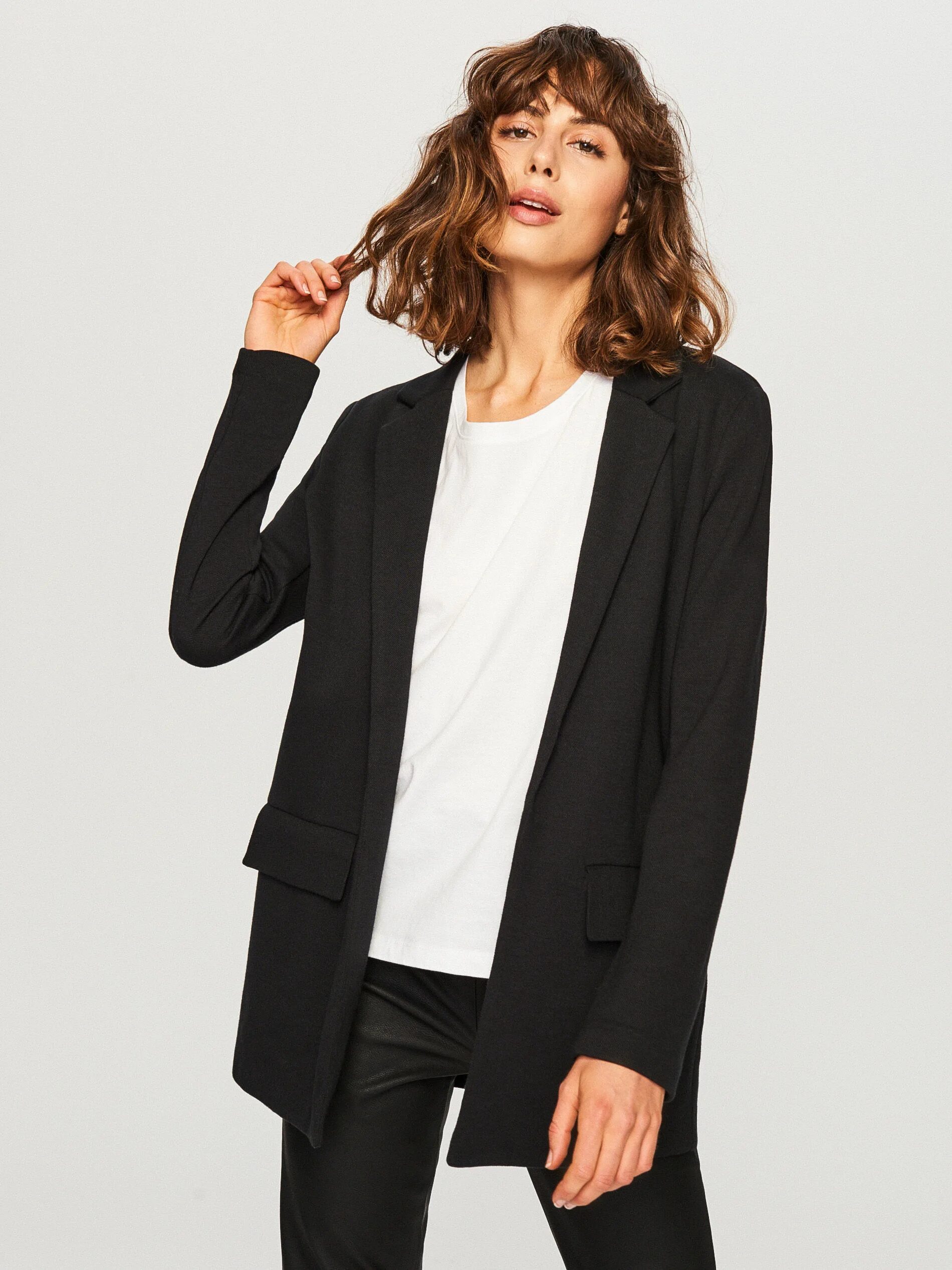 Пиджак резервед женский. Пиджак резервед женский. Кожаная куртка резервед. Красный пиджак резервед. Женский резерв.