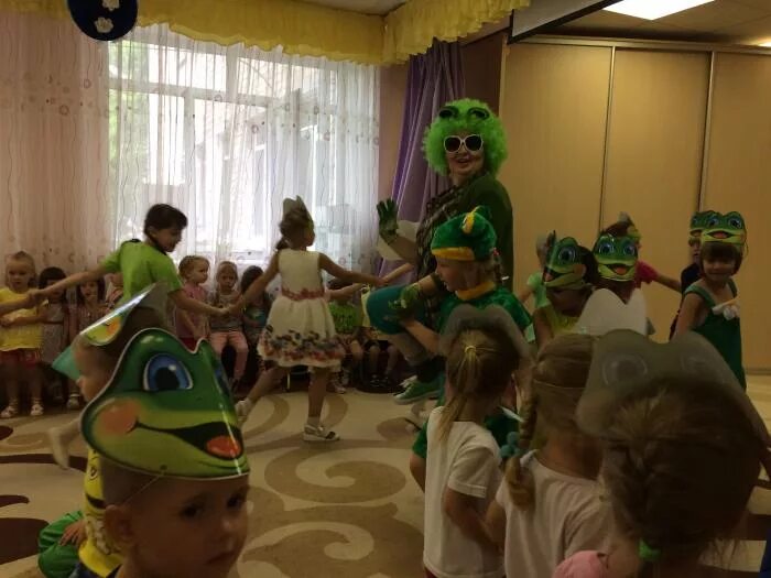 новогодний садик. герои на новогодний утренник в детском саду. новогодний утренник в детском саду. герои детских утренников. герои на новогодний утренник в детском саду.