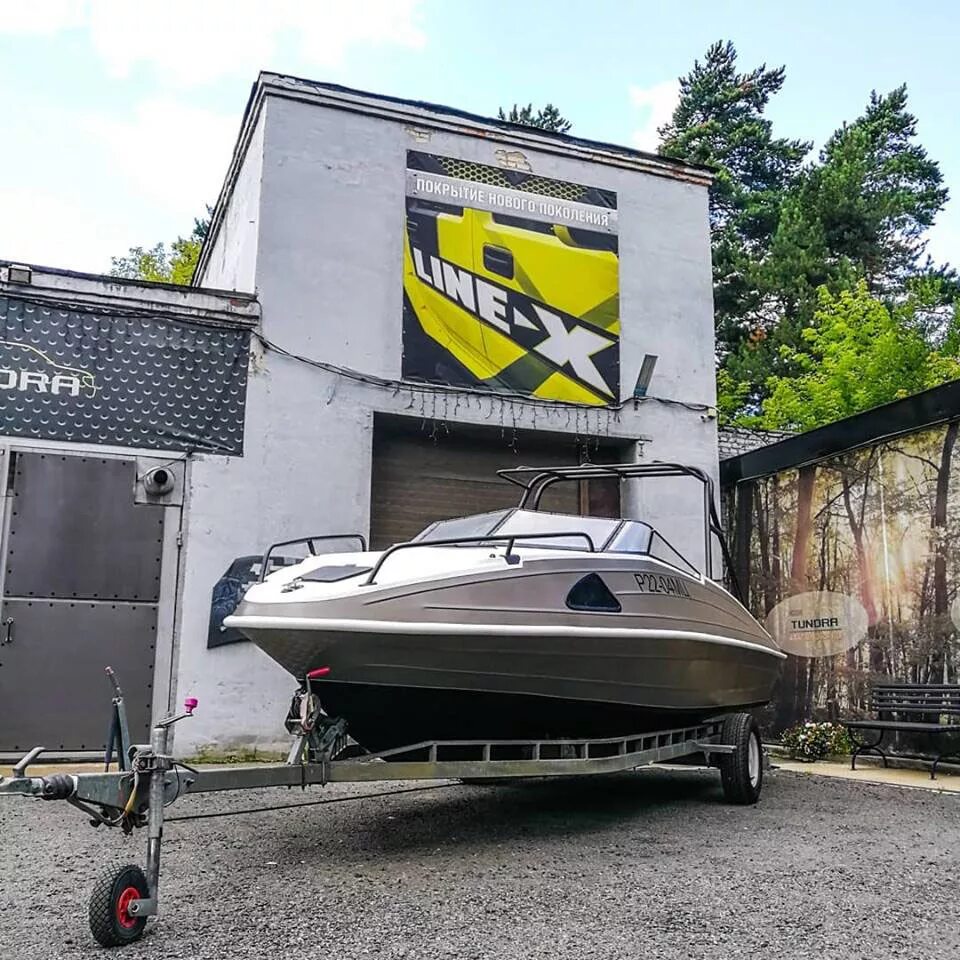 полимочевина на катер. чехол для яхты. защита катера. киль алюминиевой лодки. защита киля для стеклопластиковых лодок.