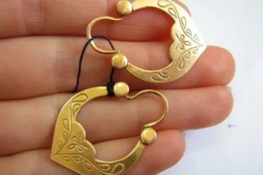 Серьги цыганские золотые. Калмыцкие серьги. Калмыцкие женские серьги. Серьги калачи. Калмыцкие серьги элиста.