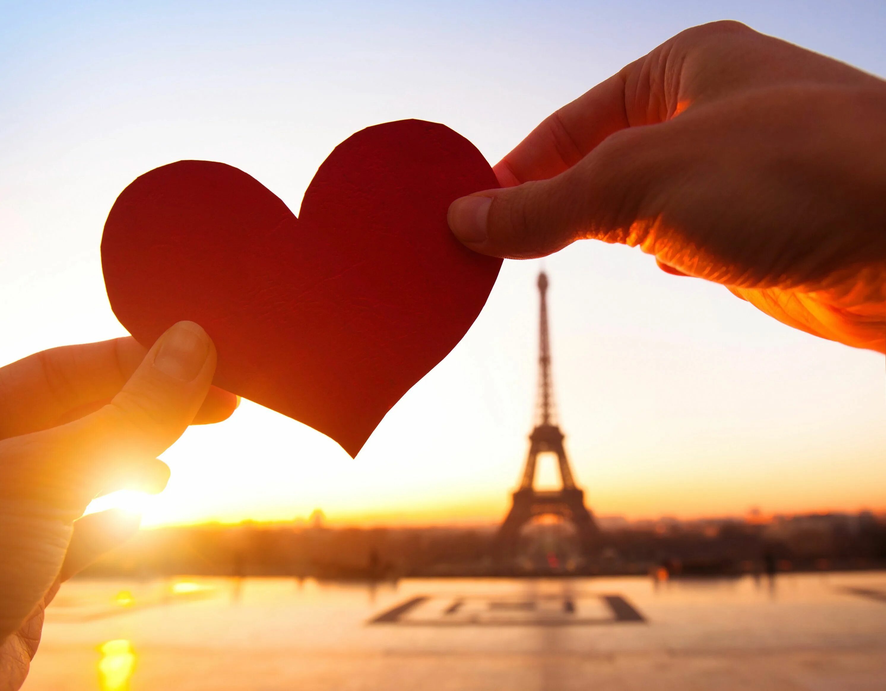 We love two. Романтические сердечки. Влюбленные сердца. День влюбленных во Франции. Сектор любовь и отношения.