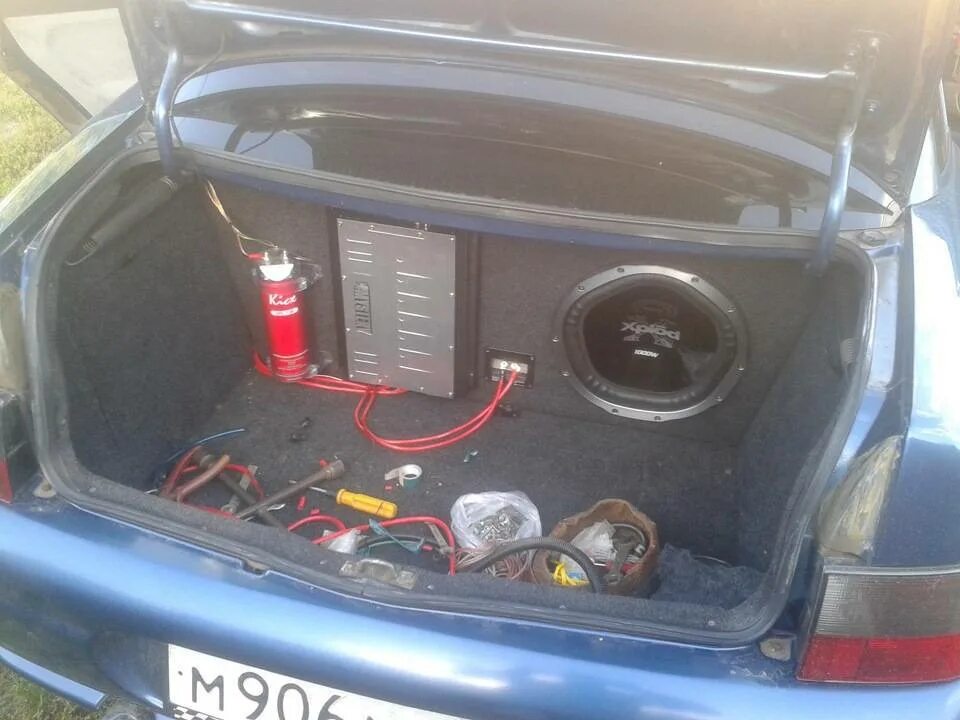 Сабвуфер фальшпол калина 2 универсал. Sq audio система fg cruiser. Сабвуфер где. Сабвуфер где. Сабвуфер в ваз 2110.