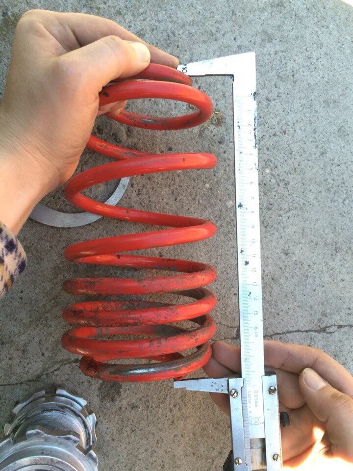 Передняя пружина ваз 2107 размеры. Пружины ланос передние 5 витков. Расстояние между витками пружины. Расстояние между витками пружины. Расстояние между витками пружины.
