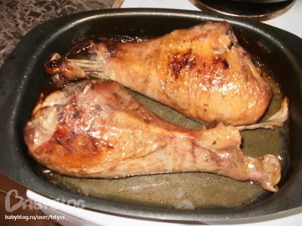 Куриная ножка запеченная в фольге. Карамелизированная голень индейки. Голень индюшки. Голень индейки запеченная. Сколько жарится голень.