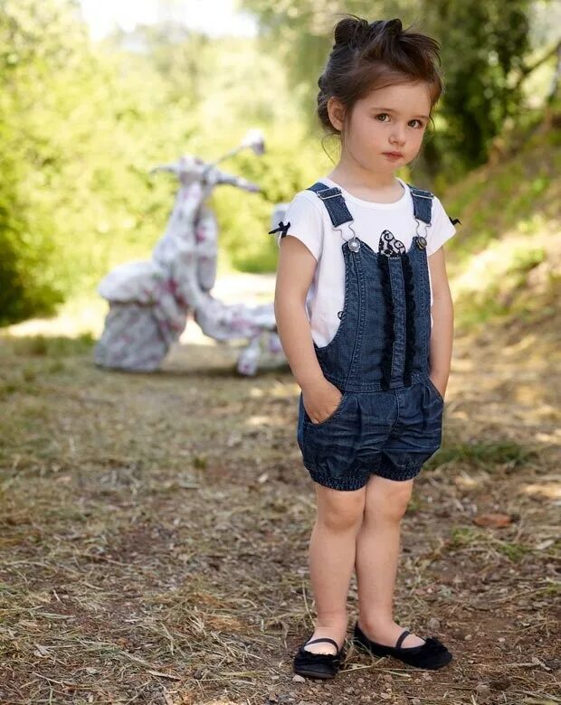 джинсовый сарафан для девочки 3 лет. одежда для малышей до года. дольче габбана kids 2014. стильные образы для детей. одежда для девочки.