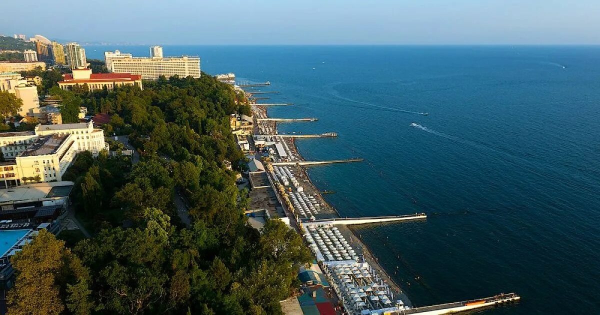 Краснодарский край город джемете море. Курортный город юга. Курортный город анапа краснодарский край. Лазаревское краснодарский край. Морской курорт.