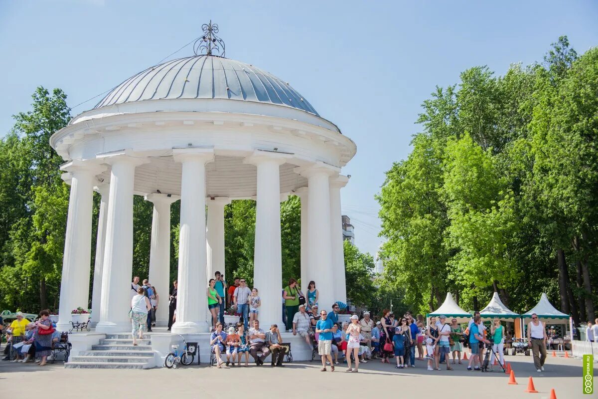 М горького пермь. Ротонда Пермь Горьковский парк. Ротонда в парке Горького Пермь. Ротонда в Горьковском парке в Перми. Центральный парк Горького Пермь.