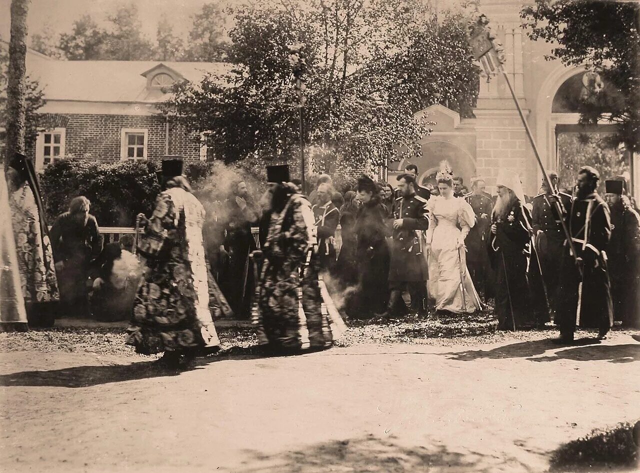 Великий князь казалось был рад приезду. Визит Николая II В Бреславль 1896. Приезд императора Николая 2 в Суздале.