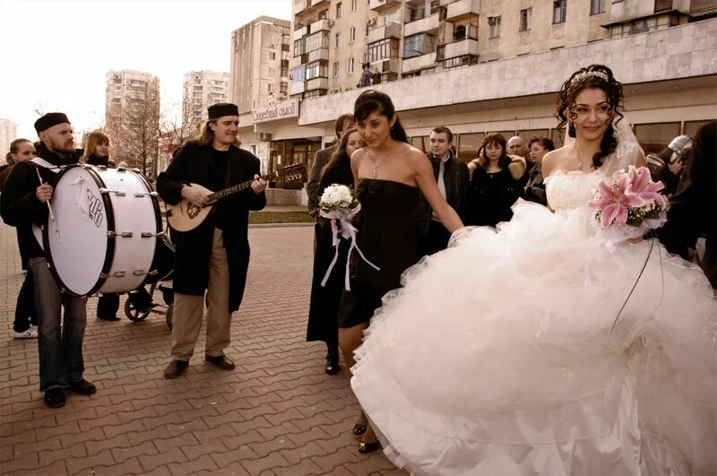 Свадьба в армении. Слушать армянскую свадебную. Армянская свадьба традиции. Популярная армянская певица песня невесты на свадьбе. Крутая армянская свадьба хачатурян.