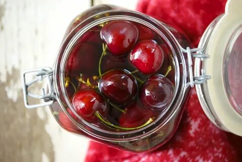 Консервированная вишня