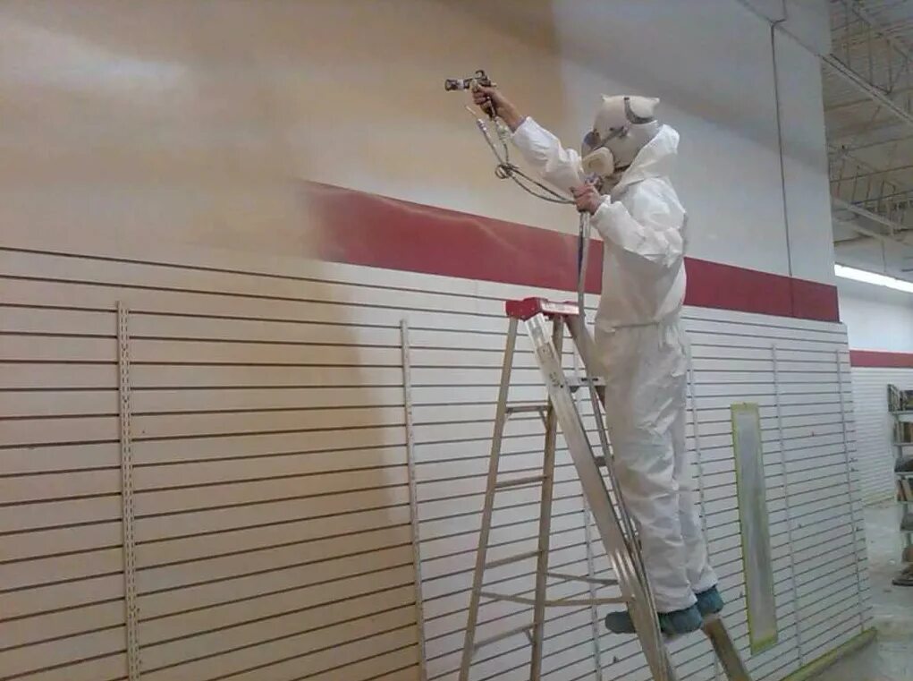 Малярный работа стена. Малярка стен. Безвоздушная покраска фасада. Безвоздушная покраска стен и потолков. Механизированная малярка стен.