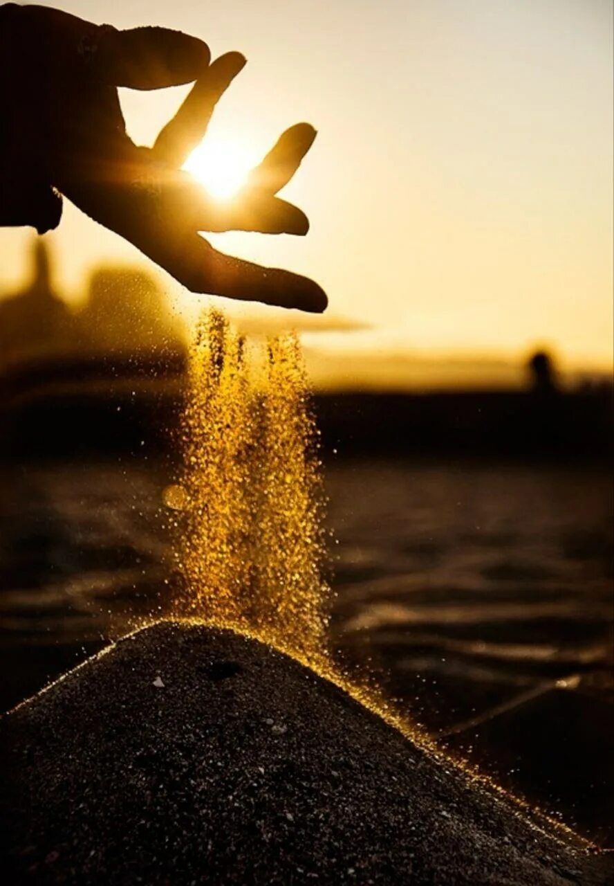 Что то хорошее для души. Песок сквозь пальцы. Аватарки со смыслом. Солнце на ладони. Песок в ладони.