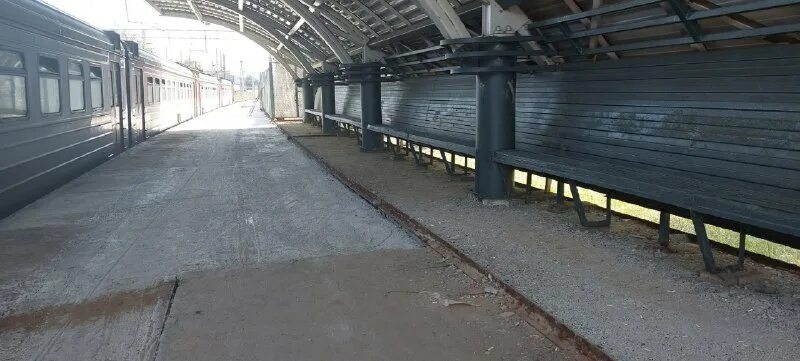 аппарель пандус рампа. станция железнодорожная реконструкция. подготовка платформы. длинномерные грузы на жд платформе. платформа люберцы 1.