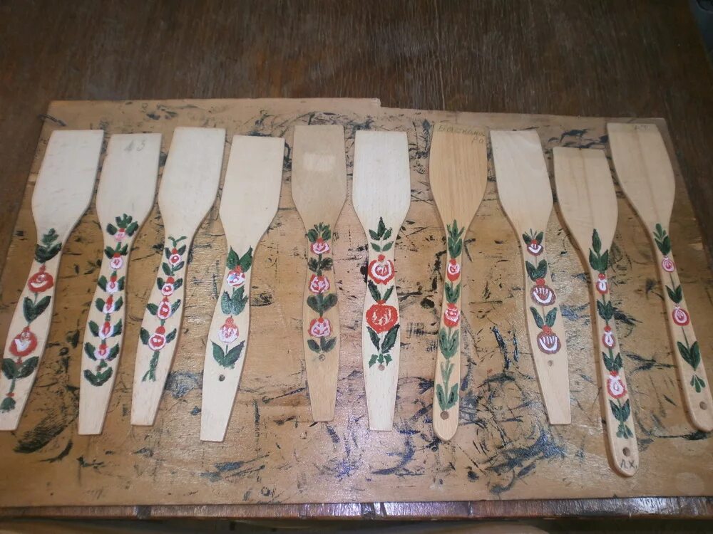 Роспись деревянной лопатки. Роспись городец лопаточки. декупаж деревянной лопатки. лопатка деревянная с росписью. украшение деревянных лопаток.