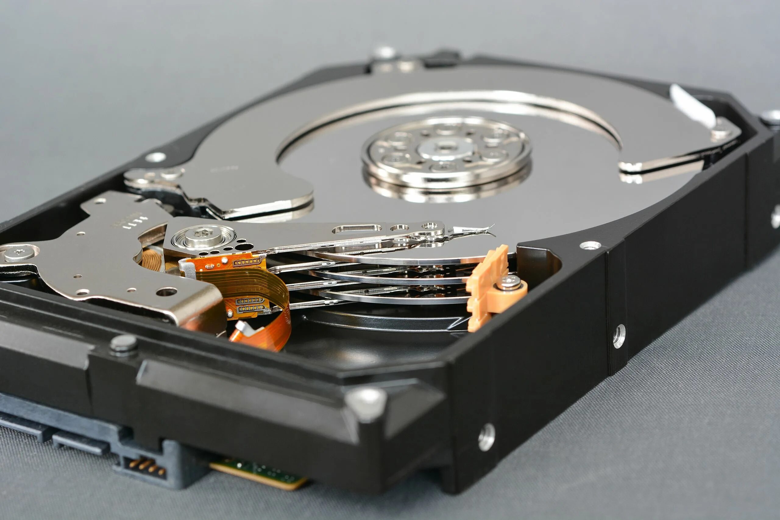 Hard drive speed up. Hdd (жесткий диск) hard disk drive. hamr hdd. seagate st340016a. seagate hard drive.