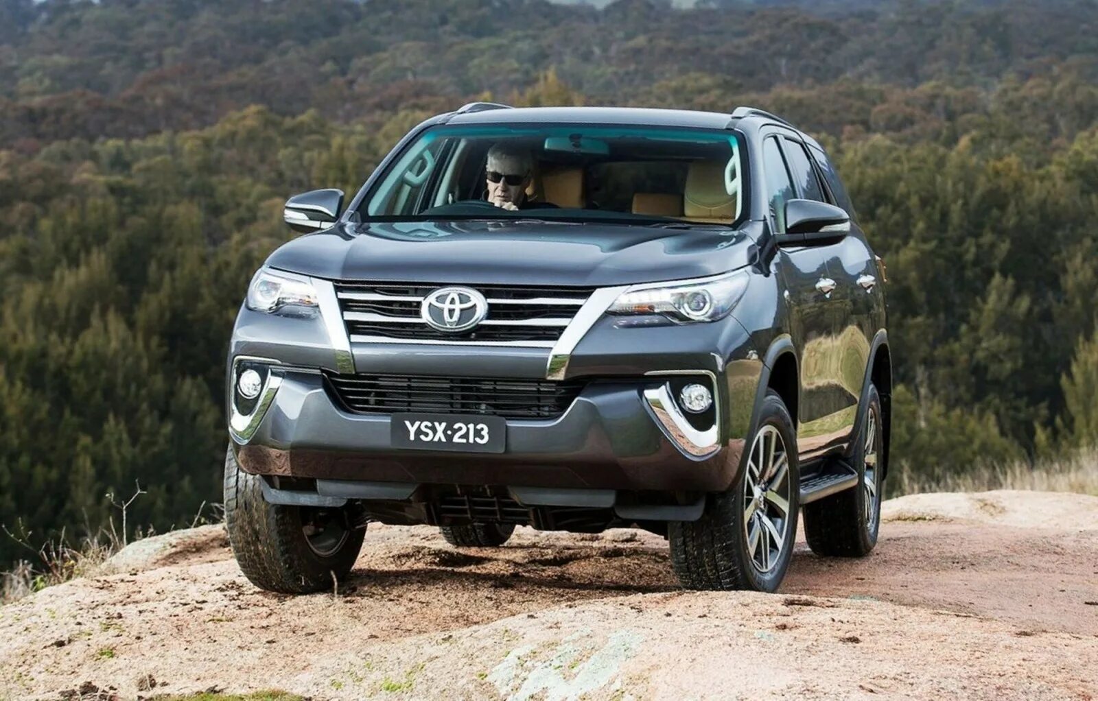 Купить новый фортунер. Toyota Fortuner 2022. Toyota Fortuner 2014. Toyota Fortuner SUV. Тойота фортунер 2012.