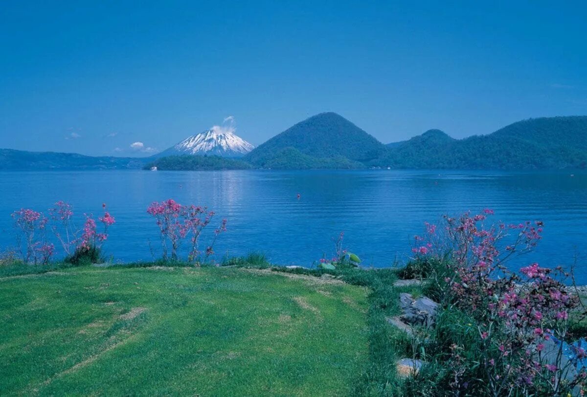 Озеро тоя Хоккайдо. Остров Хоккайдо Япония. Национальный парк Сикоцу-тоя, Япония. Полуостров Сиретоко (остров Хоккайдо).