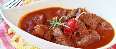 Гуляш из свинины сметана томатная паста