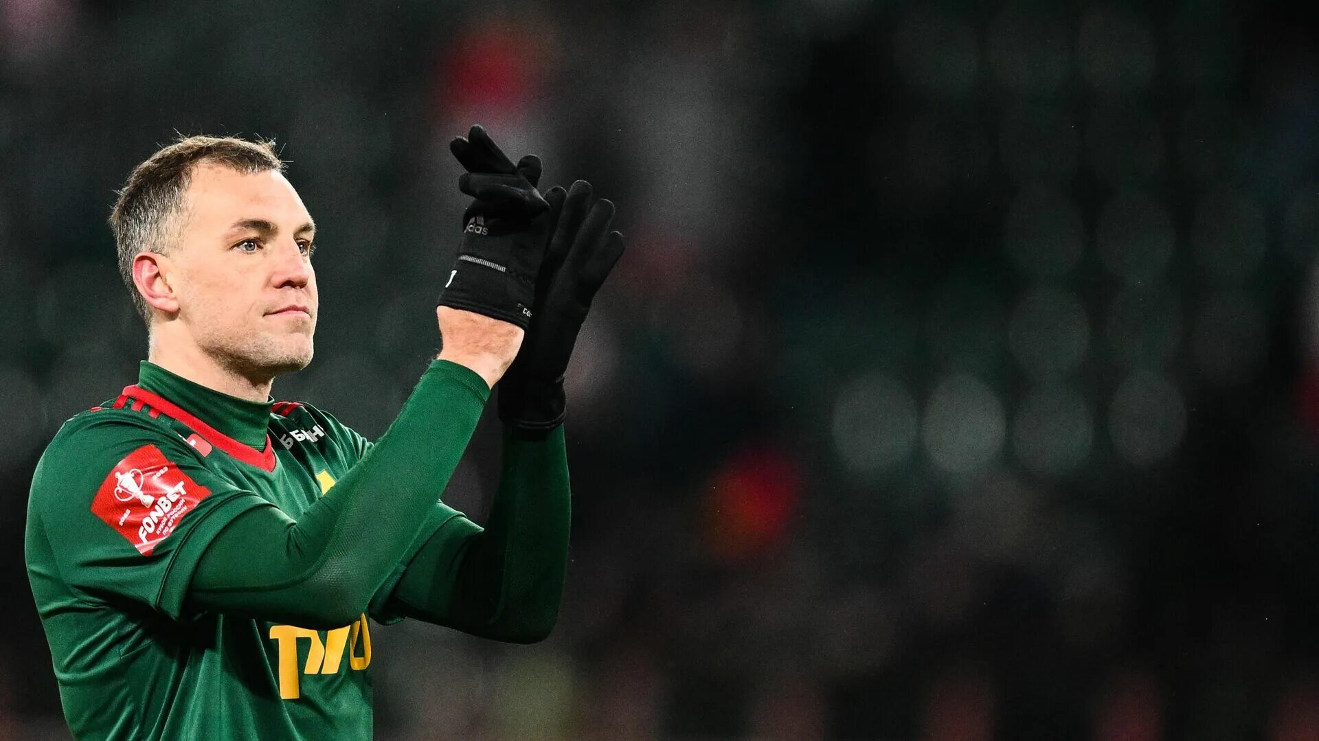 Дзюба почему не играет сегодня за локомотив. Дзюба локомотив. крутые футболисты.