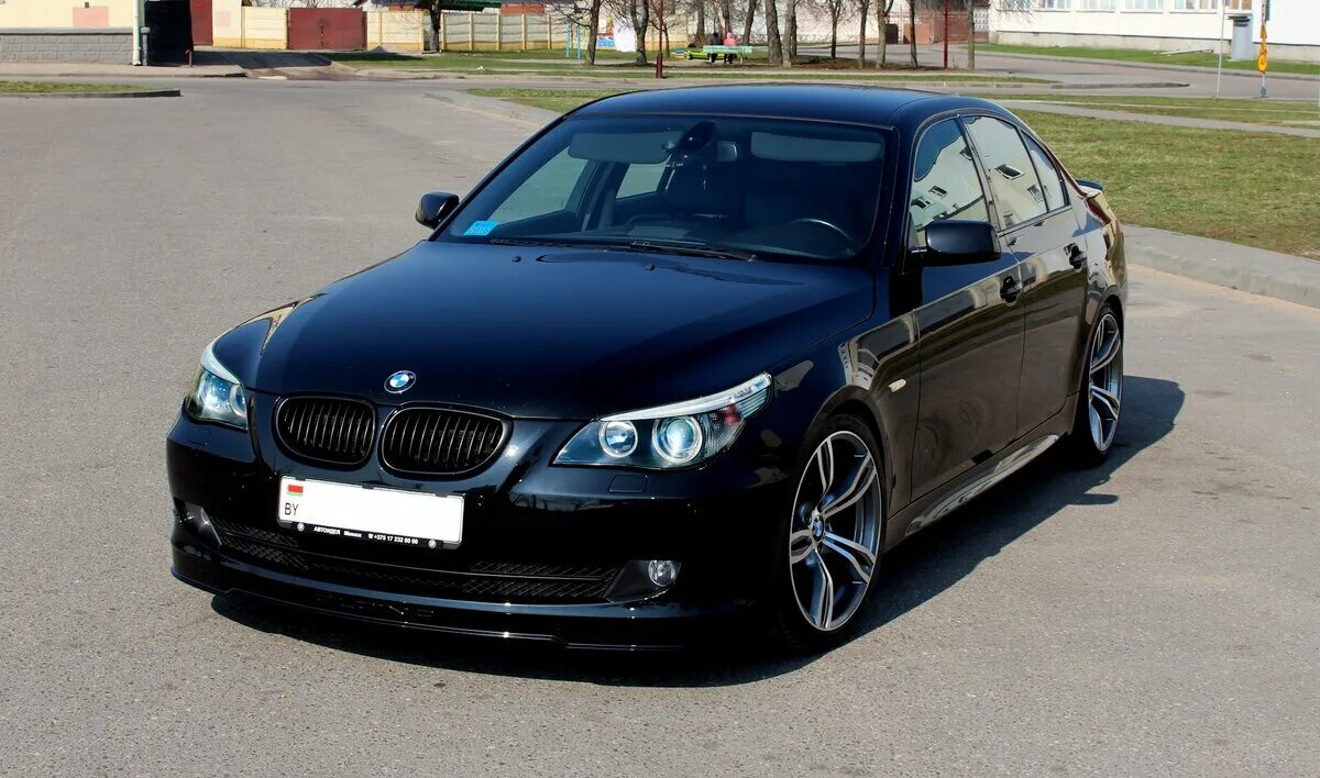 Бмв е60 2007. Бмв м5 е60. Bmw 5 (e60) 525 i. Bmw 5 e60 синяя. Бмв 5 е60 рестайлинг.