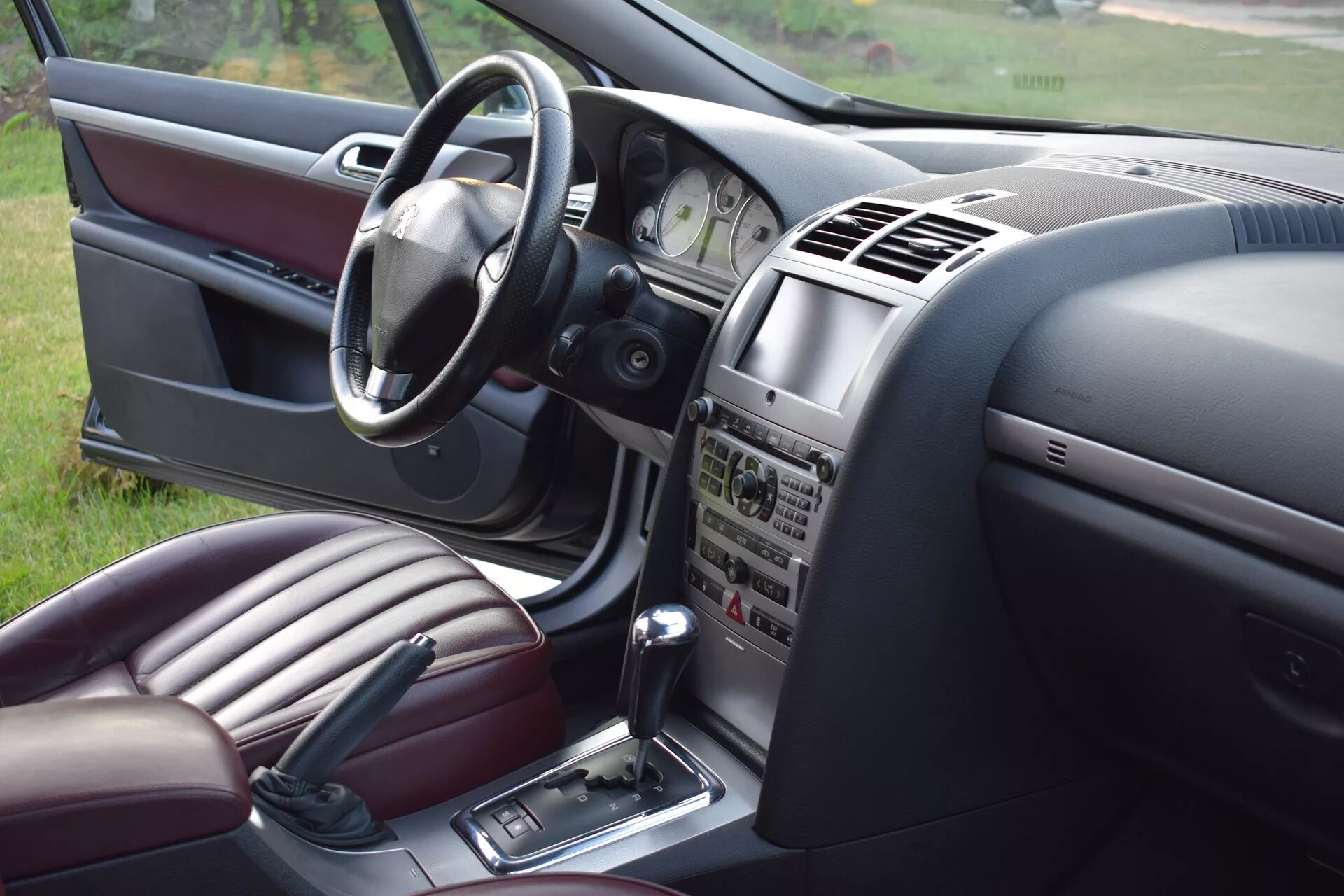 Пежо 407 2005 салон. Пежо 407 sw салон. Пежо 407 салон. Peugeot 407 купе салон. Пежо 407 салон.