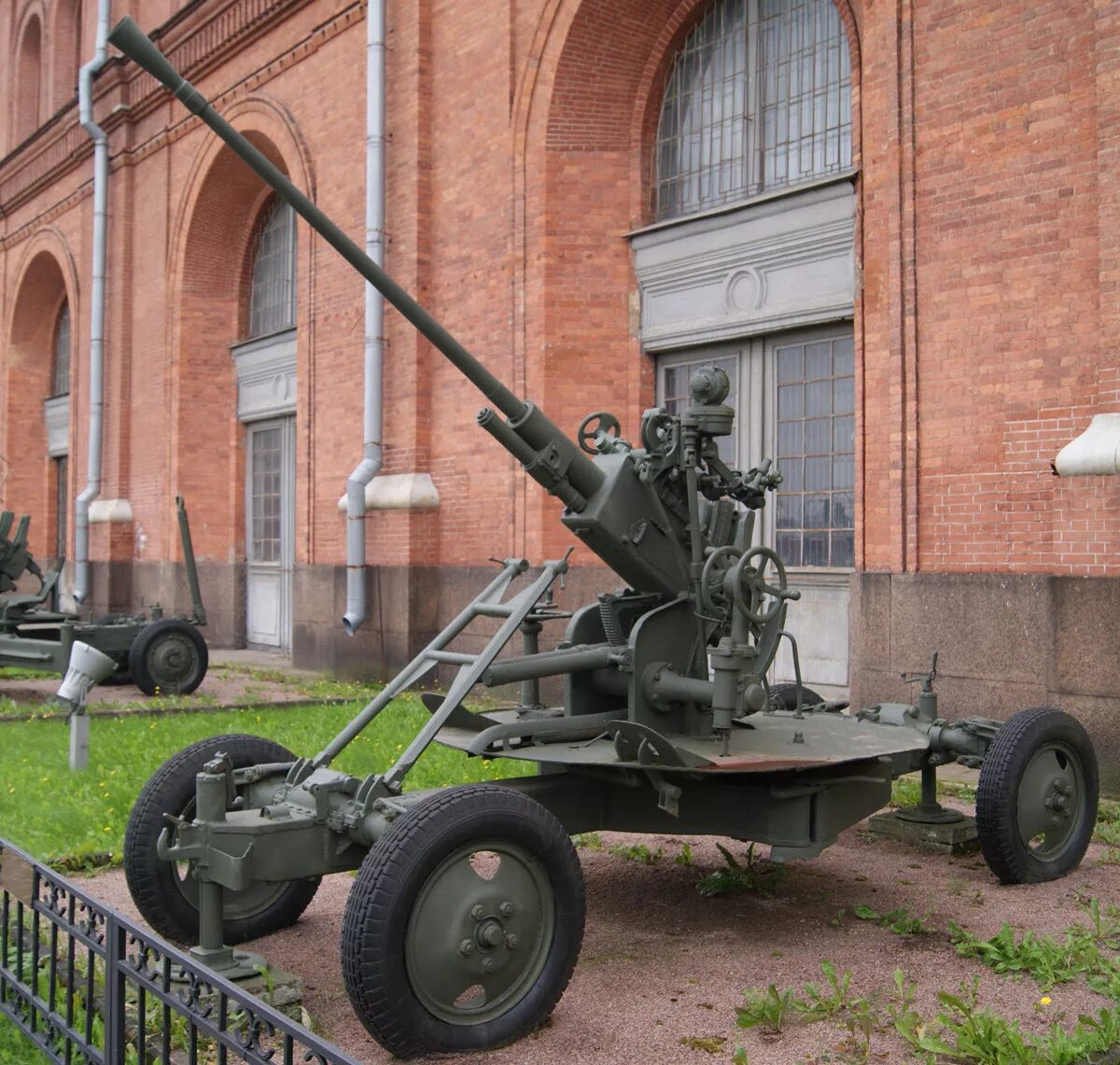 Пушка 1939 года. 37 Мм автоматическая зенитная пушка 1939. 37 Мм пушка зенитная пушка обр 1939 АЗП 37. 37 Мм зенитная пушка 61 к. 37-Мм автоматическая зенитная пушка образца 1939 года 61-к.